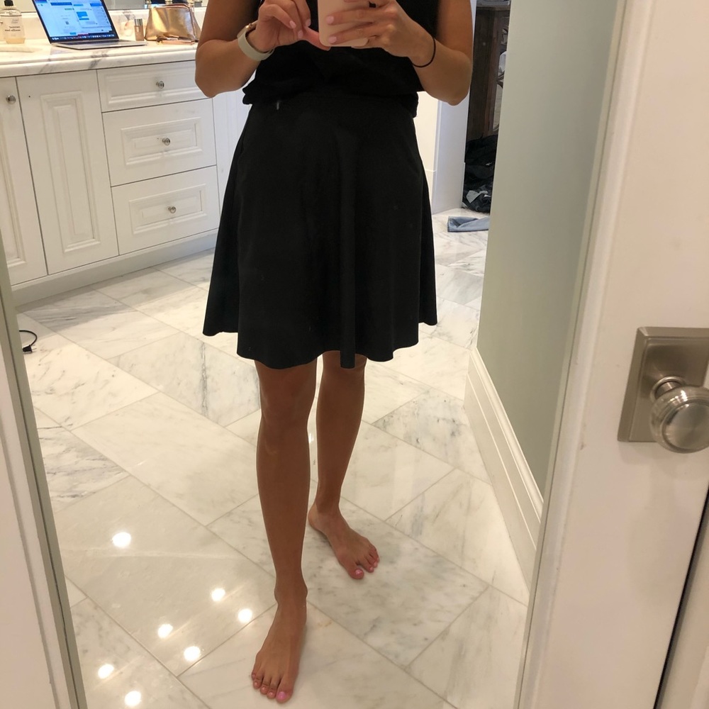 Lululemon black skirt